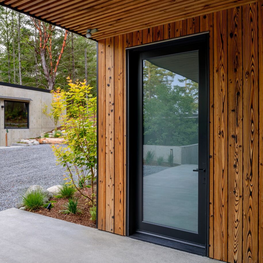 Pika-Pika® Linseed Oil Natural | Authentic Yakisugi Siding